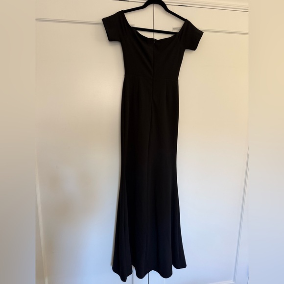 Lulus Dresses & Skirts - Lulu's Classic Black Maxi Dress